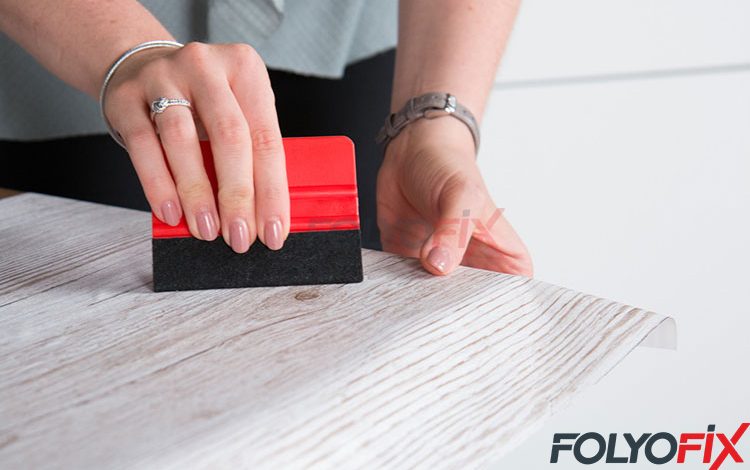 Yapışkanlı Folyo Nasıl Kaplanır?